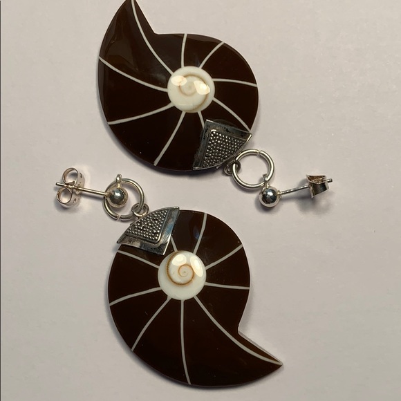 Intriguing Shell Dangling Earrings - Picture 2 of 4